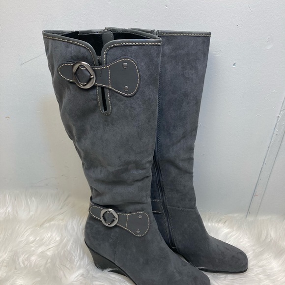 Aerosoles Boots. - Picture 2 of 6